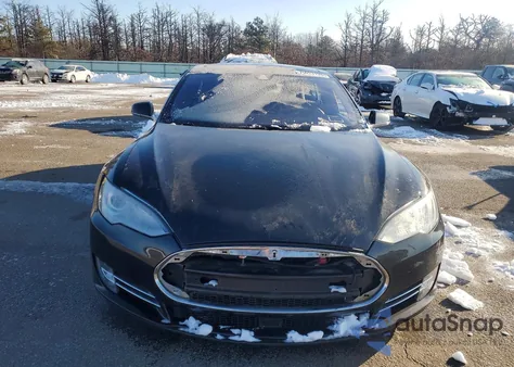 2015 Tesla Model S 70D z USA, uszkodzony, nr VIN 5YJSA1S26FF089934